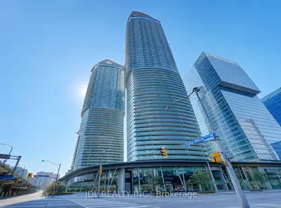 14 York Street 2012, Toronto, On M5j 0b1