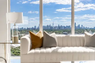 10 Inn On The Park Drive 3109, Toronto, On M3c 0p9