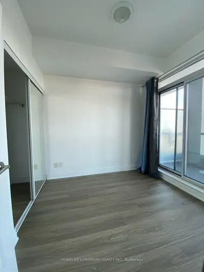30 Herons Hill Way 1904, Toronto, On M2j 0a7