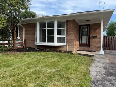 219 Lynedock Crescent, Toronto, On M3a 2b5