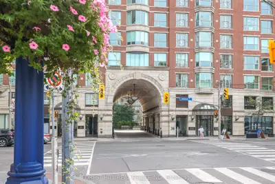 38 Avenue Road 305, Toronto, On M5r 2g2