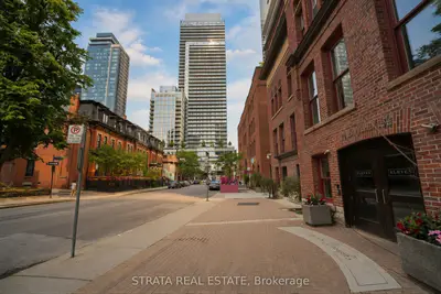 11 St Joseph Street 304, Toronto, On M4y 3g4