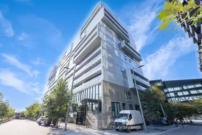 32 Trolley Crescent 502, Toronto, On M5a 0e8