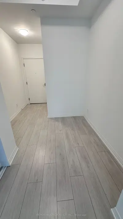 400 King Street W 2425, Toronto, On M5v 0x8