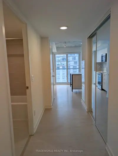65 Mutual Street 906, Toronto, On M5b 0e5