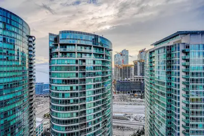 352 Front Street 2305, Toronto, On M5v 0k3