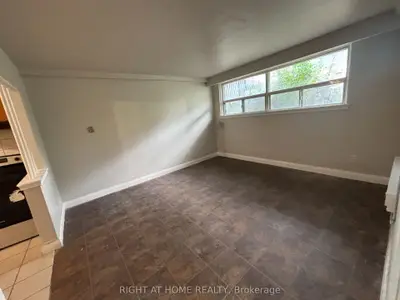 513 Oakwood Avenue Lower, Toronto, On M6e 2w9
