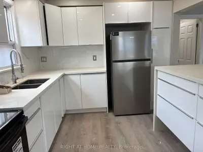 513 Oakwood Avenue 2nd Floor, Toronto, On M6e 2w9