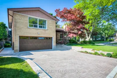 -17 Ealing Drive, Toronto, On M2l 2r4