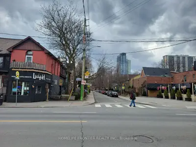 556 Parliament Street, Toronto, On M4x 1p6