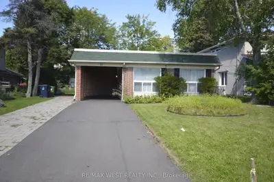 32 Axsmith Crescent, Toronto, On M2j 3k3