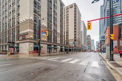 475 Yonge Street, Toronto, On M4y 1x7