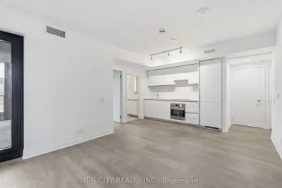 25 Frederick Todd Way 407, Toronto, On M4g 4e8