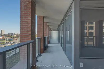 25 Frederick Todd Way 407, Toronto, On M4g 4e8