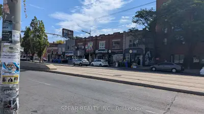 693 St Clair Avenue W, Toronto, On M6c 1b2