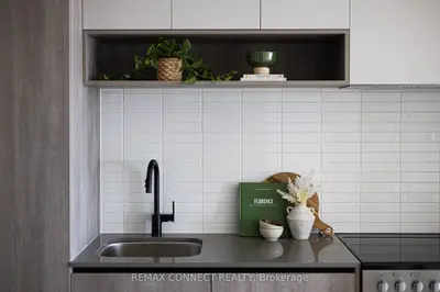 181 Sterling Road 1107, Toronto, On M6r 2b2