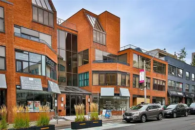 1246 Yonge Street 204, Toronto, On M4t 1w5