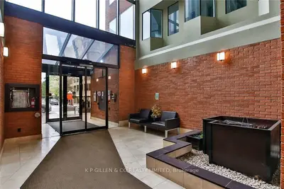 1246 Yonge Street 204, Toronto, On M4t 1w5