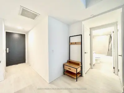 33 Frederick Todd Way 434, Toronto, On M4g 0c9