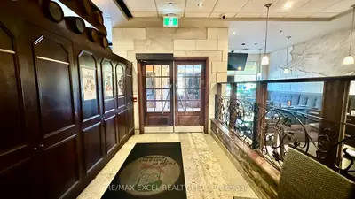 865 York Mills Road 8,8a, Toronto, On M3b 1y6
