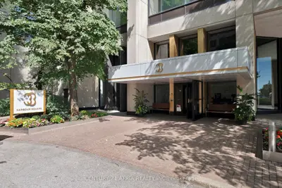 33 HARBOUR Square 1004, Toronto C01, ON M5J 2G2