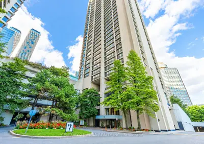 33 HARBOUR Square 1004, Toronto C01, ON M5J 2G2