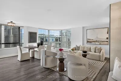 280 Simcoe Street 1209, Toronto, On M5t 2y5