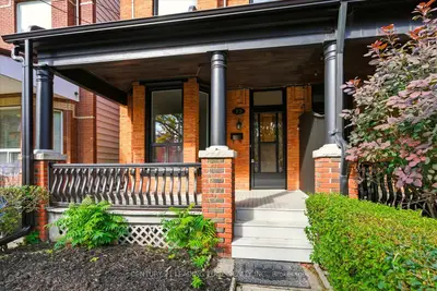 30 Ulster Street, Toronto, On M5s 1e3