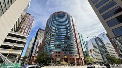 33 University Avenue 2506, Toronto, On M5j 2s7