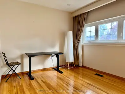 64 Grove Park Crescent, Toronto, On M2j 2c8