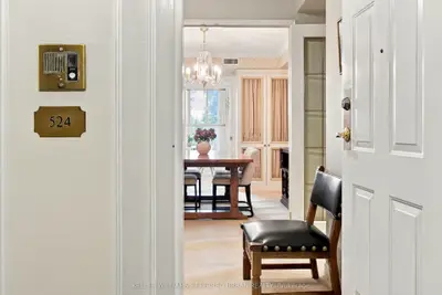 18 Concorde Place 524, Toronto, On M3c 3t9