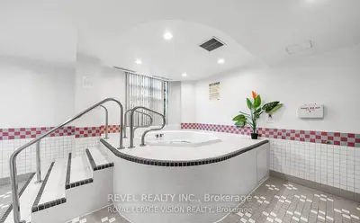 1700 Eglinton Avenue E 210, Toronto, On M4a 2x4