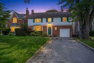 19 Strathgowan Crescent, Toronto, On M4n 2z6