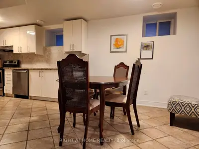 490 Brock Avenue 1, Toronto, On M6h 3n3
