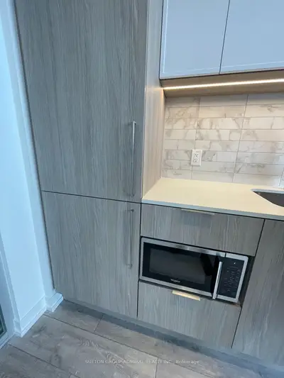2022 Bathurst Street 719, Toronto, On M5p 0a6