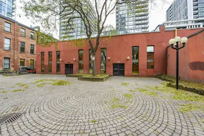 381 Richmond Street E E, Toronto, On M5a 1p6