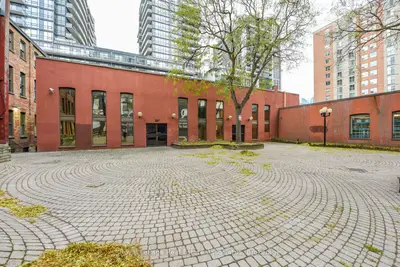 381 Richmond Street E E, Toronto, On M5a 1p6