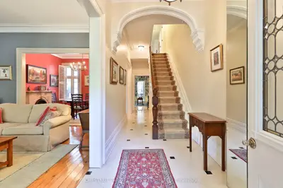 30 Elgin Avenue, Toronto, On M5r 1g6