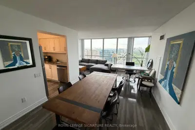 Condo Apartment in Toronto