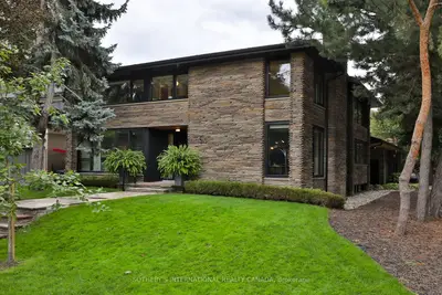 5 Overdale Road, Toronto, On M6b 3e9