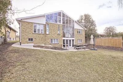 122 Elvaston Drive, Toronto, On M4a 1n6