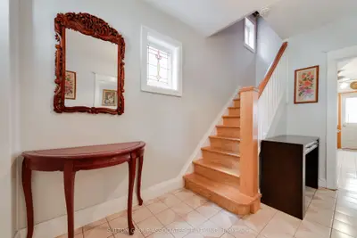 368 Glenholme Avenue, Toronto, On M6e 3e5