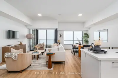36 Brentcliffe Road 315, Toronto, On M4g 0e1