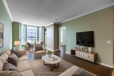 11 Thorncliffe Pk Drive 207, Toronto, On M4h 1p3