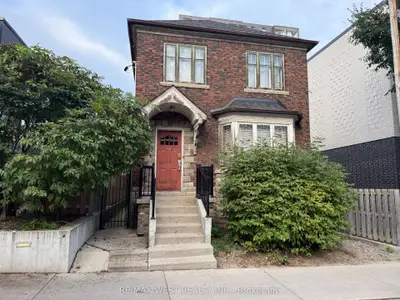 51 Augusta Avenue, Toronto, On M5t 2k9