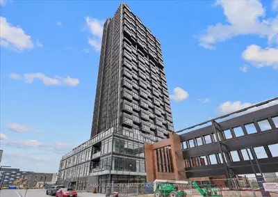 5 Quarrington Lane 606, Toronto, On M3c 0s5