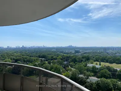135 Fenelon Drive 1206, Toronto, On M3a 3k8