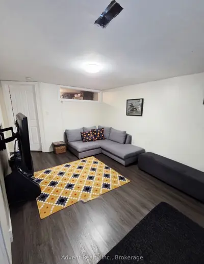 800 Davenport Road, Toronto, On M6g 2b3
