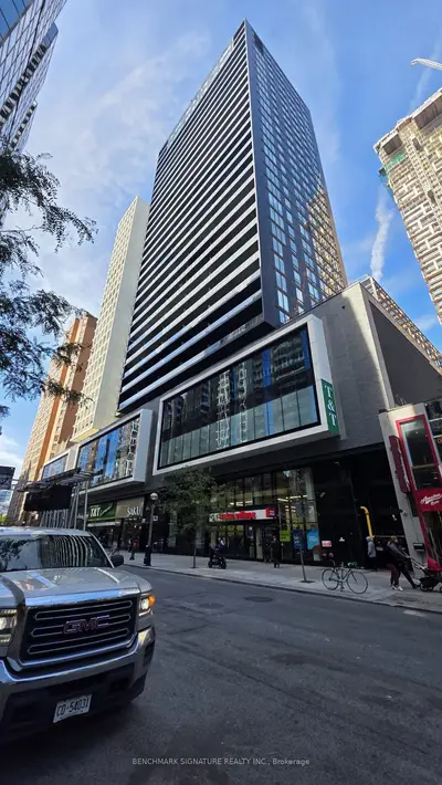20 Edward Street 2513, Toronto, On M5g 0c5