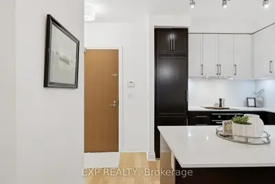 21 Clairtrell Road 213, Toronto, On M2n 5j7